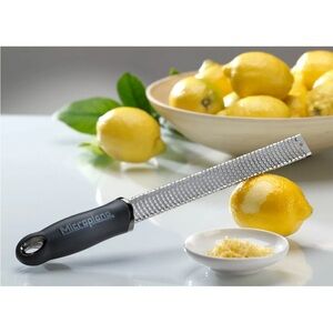 Microplane Classic Fine Zester Grater Black Plastic Handle BNIP With Cover